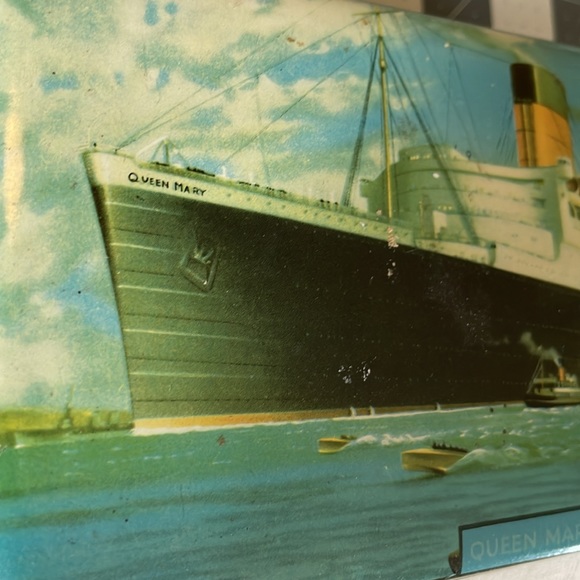 Benson's vintage candy tin, Queen Mary, English Toffee Favourites, hinged lid - Picture 4 of 14